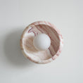 Bild in Galerie-Betrachter laden, Piedra Marble Wall Lamp