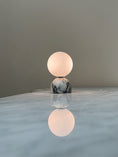 Bild in Galerie-Betrachter laden, Aalia Marble Table Lamp