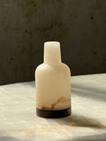 Load image into Gallery viewer, Carpyen Alabast Table Lamp (Built-in Battery)