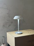 Charger l'image dans la visionneuse de la galerie, Mini Fiore Table Lamp (built-in battery)