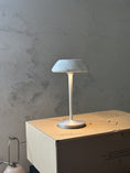 Charger l'image dans la visionneuse de la galerie, Mini Fiore Table Lamp (built-in battery)