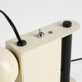 Bild in Galerie-Betrachter laden, Minibox Table Lamp