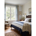 Load image into Gallery viewer, Petite Magari Wall Lamp