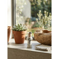 Bild in die Galerieansicht laden, Calyx Marble Vase
