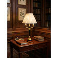 Bild in Galerie-Betrachter laden, Ellender Table Lamp