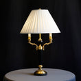 Bild in Galerie-Betrachter laden, Ellender Table Lamp
