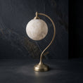 Bild in die Galerieansicht laden, Evelyn Alabaster Table Lamp