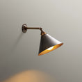 Bild in die Galerieansicht laden, Manston Cone Wandleuchte