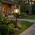 Bild in die Galerieansicht laden, Newbury Estate Lantern Outdoor Light