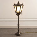 Bild in die Galerieansicht laden, Newbury Estate Lantern Outdoor Light