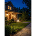 Bild in die Galerieansicht laden, Newbury Estate Lantern Outdoor Light