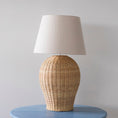 Charger l'image dans la visionneuse de la galerie, Saona Rattan Table Lamp