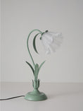 Load image into Gallery viewer, Romantic Flower Table Lamp