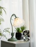 Load image into Gallery viewer, Romantic Flower Table Lamp
