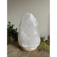 Bild in Galerie-Betrachter laden, Salt Stone Table Lamp