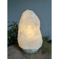 Bild in Galerie-Betrachter laden, Salt Stone Table Lamp