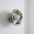 Bild in Galerie-Betrachter laden, Piedra Marble Wall Lamp