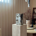 Bild in Galerie-Betrachter laden, Square Stone Table Lamp