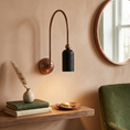 Charger l'image dans la visionneuse de la galerie, Madame Wall Lamp