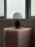 Bild in Galerie-Betrachter laden, Sylvia Table Lamp