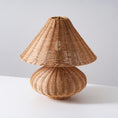 Bild in Galerie-Betrachter laden, Palmetto Table Lamp