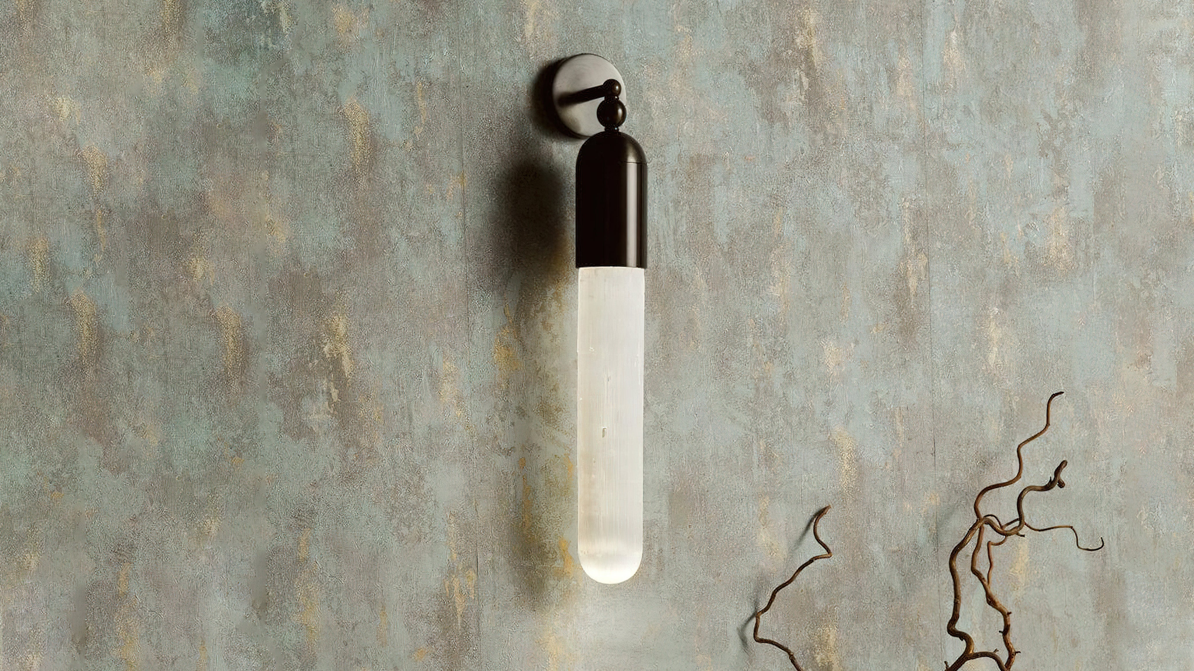 Alabaster Glow: Discover Our Ethereal Wall Lamp Collection!