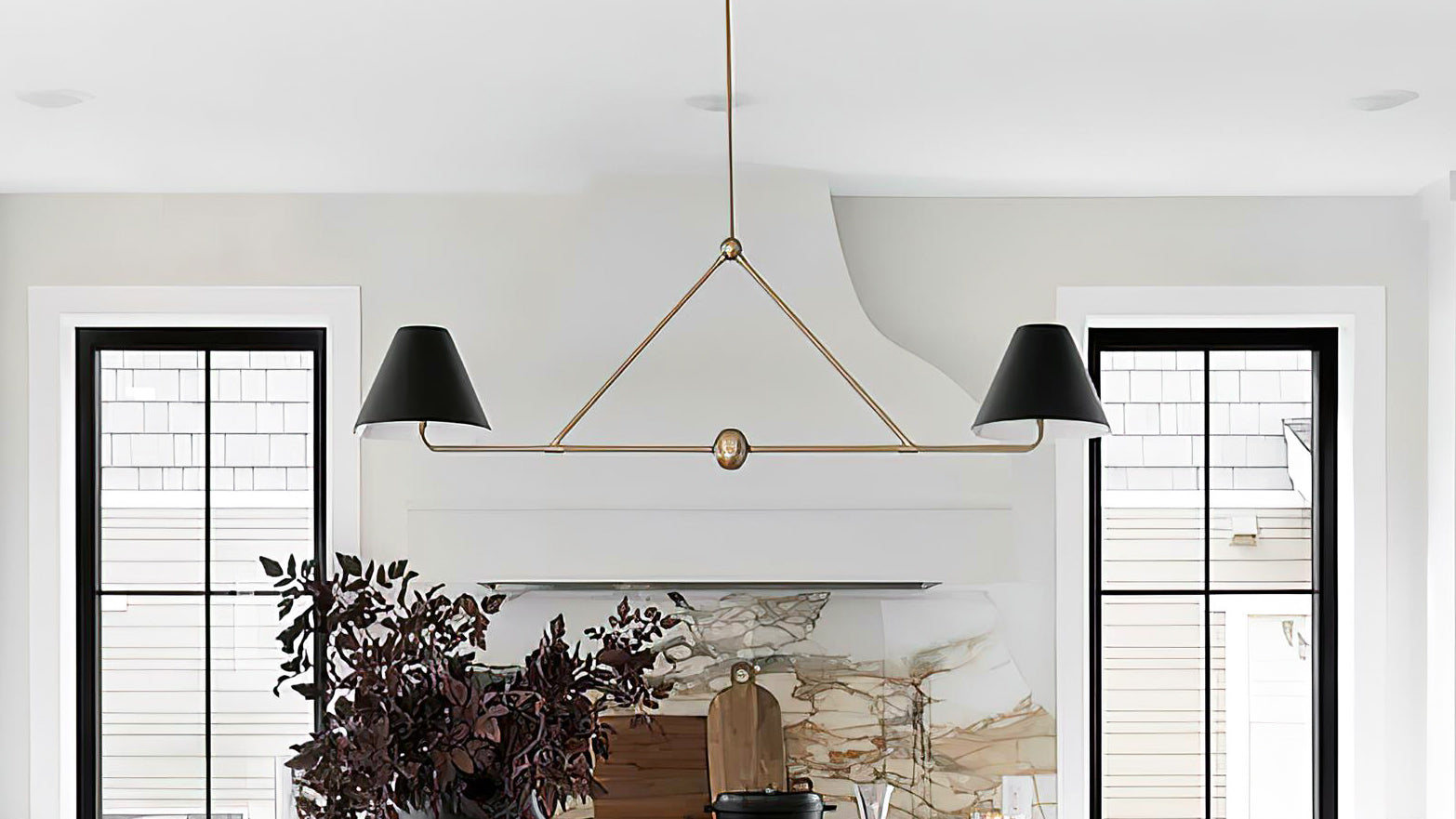 The Crown Jewel for the Heart of Your Home: The Art of Kitchen Island Lighting 💡