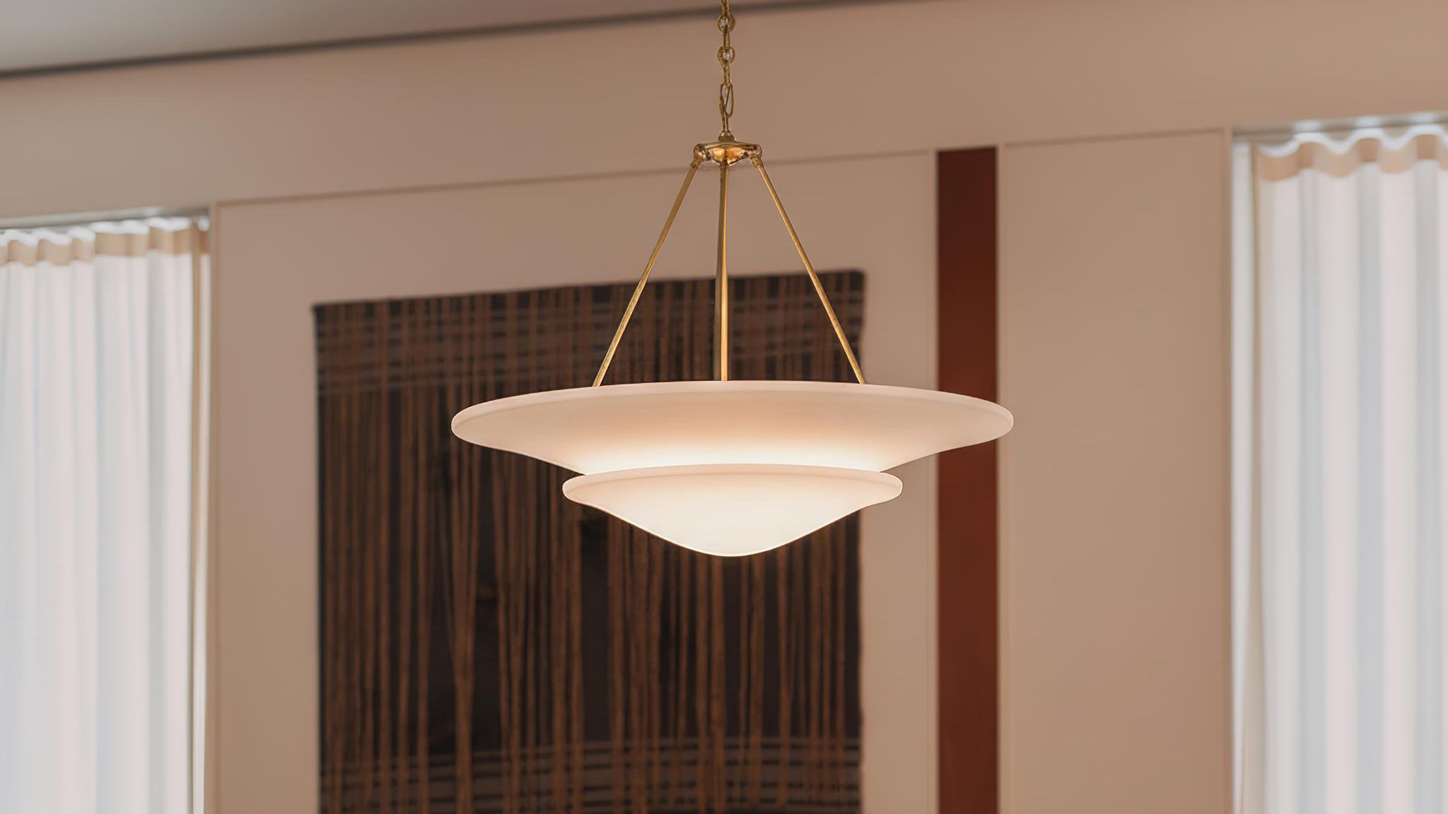 Симфония гипса и латуни: мастерство люстры Моллино ✨