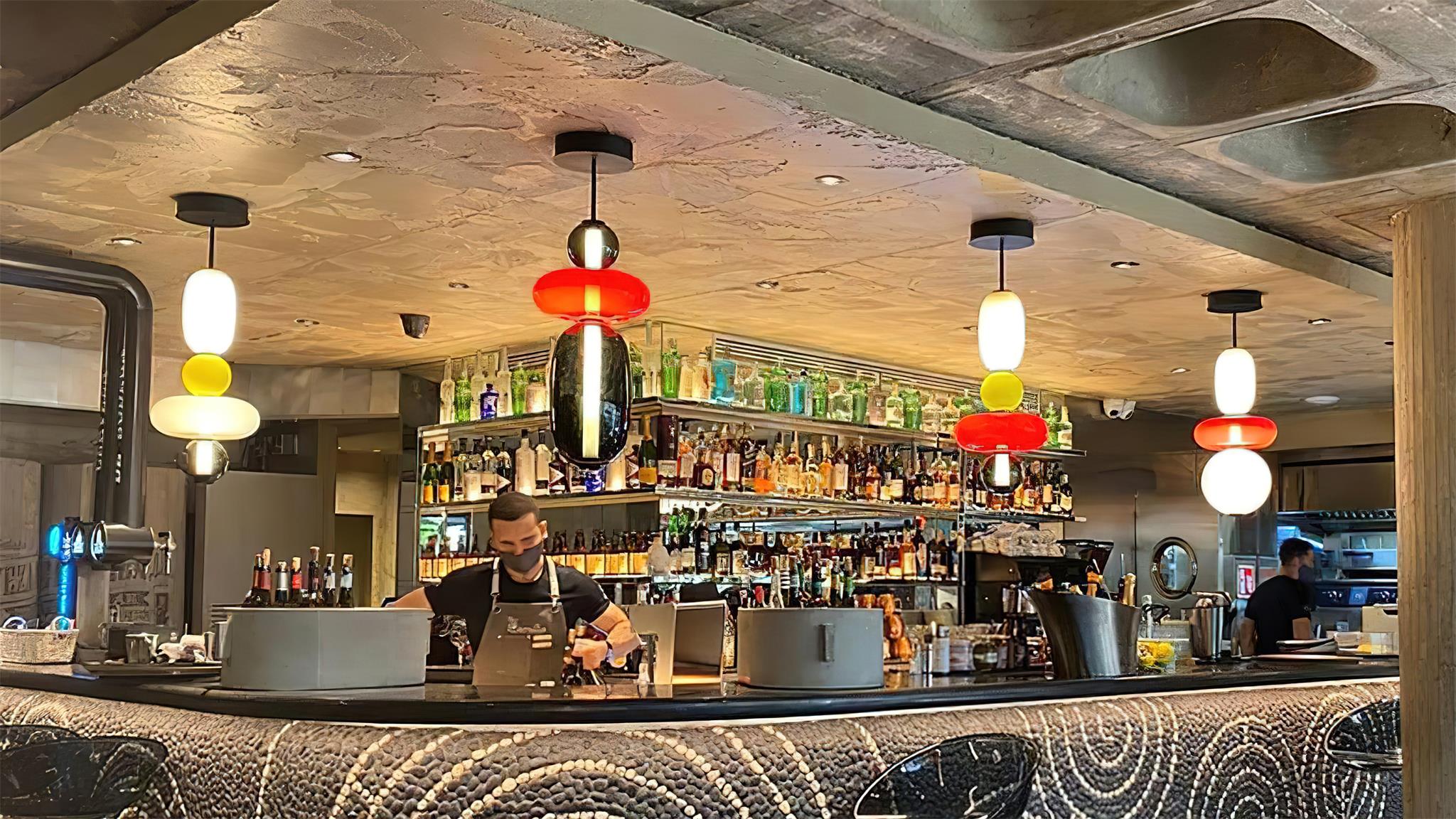 Искусство яркого цвета: путеводитель по коллекции витражей 🎨