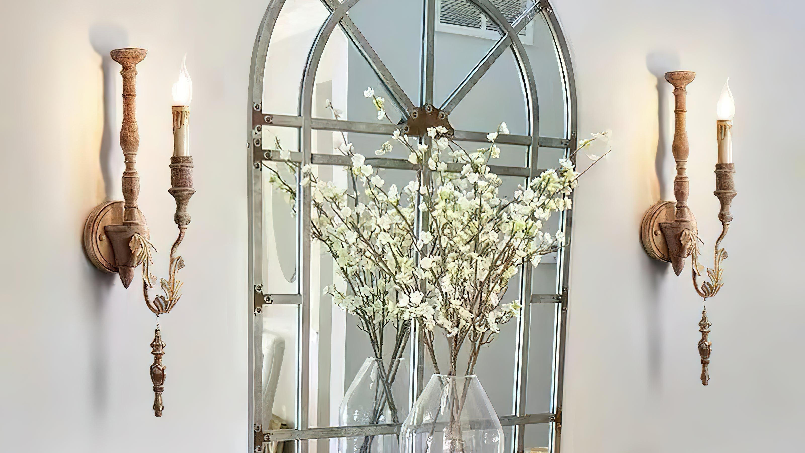 Gifts of Light: Nine Radiant Wall Lamps for a Luminous Mother's Day