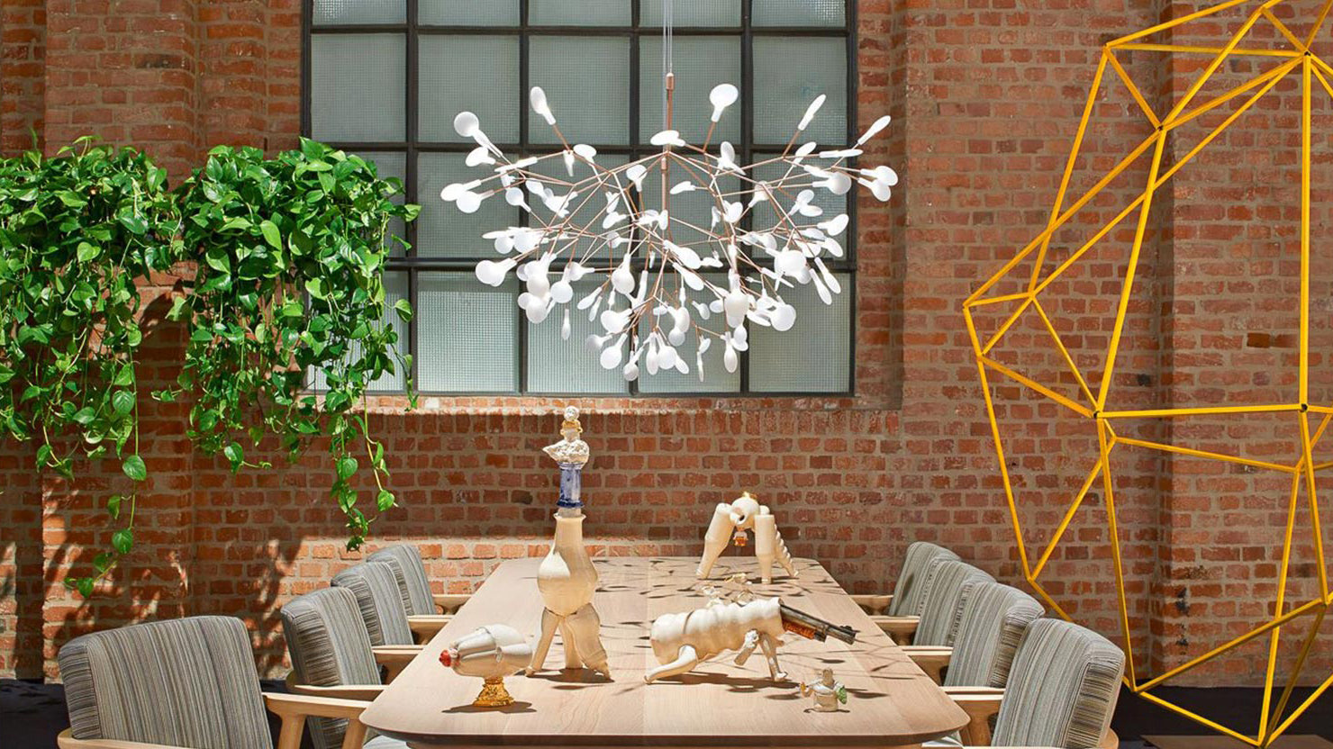Hot Picks for the Holidays: Bestselling Lighting from Radilum on Sale Now!
