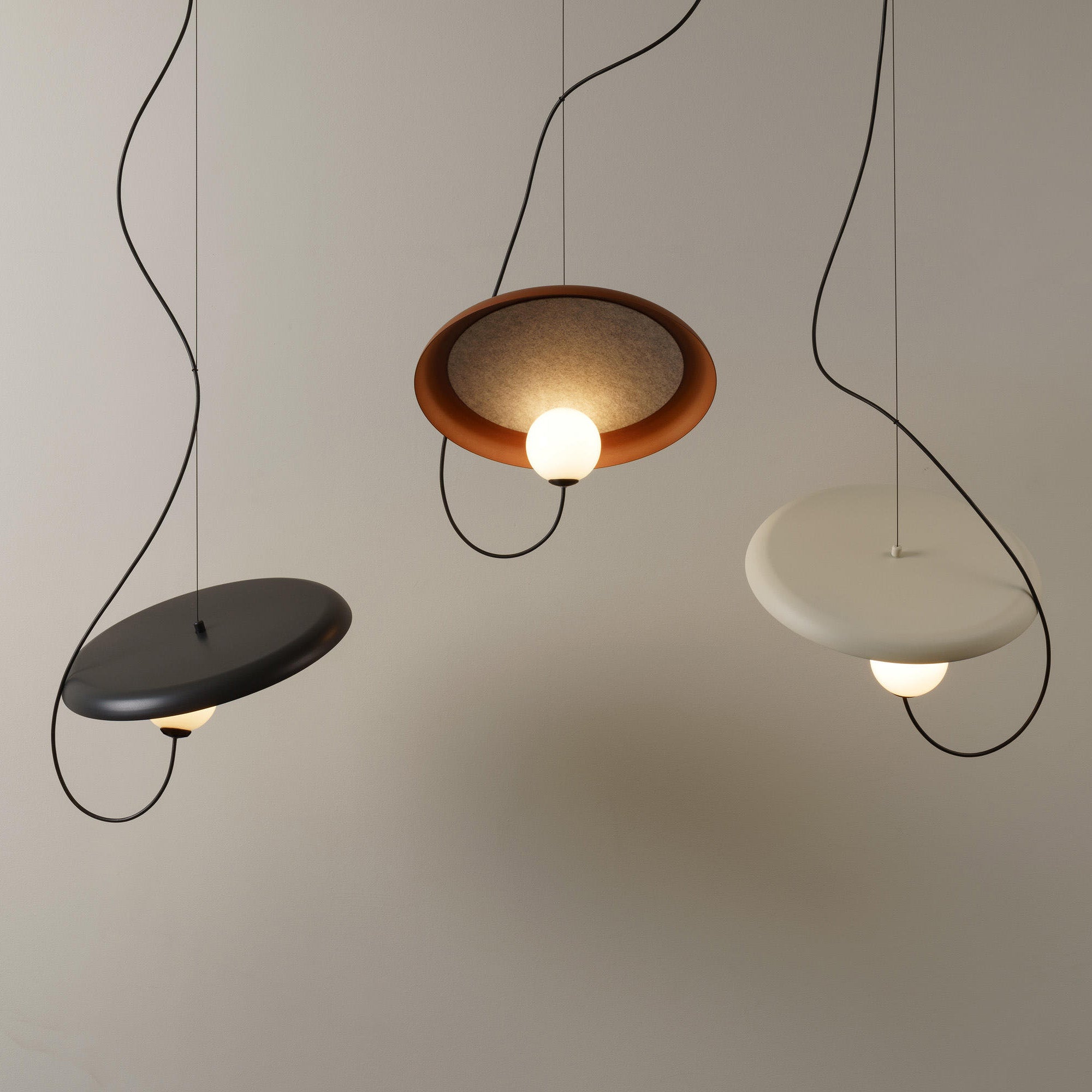 Lampe à suspension à disque acoustique