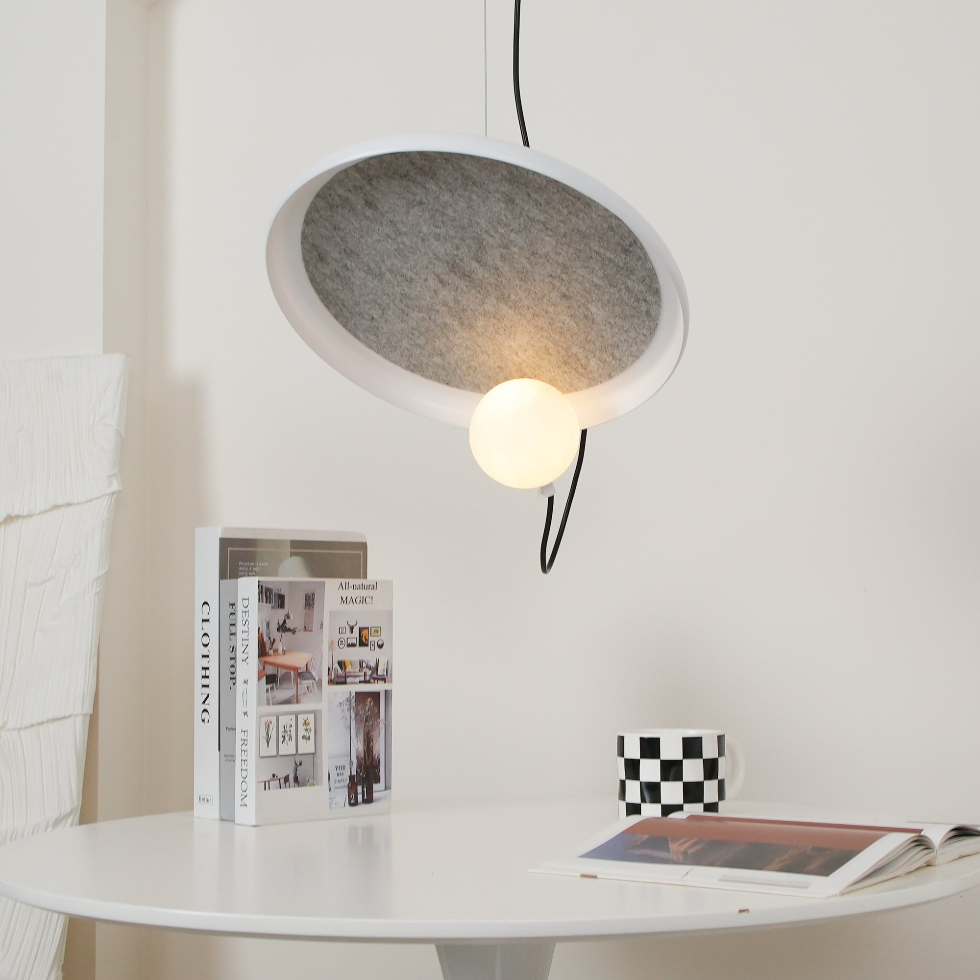 Lampe à suspension à disque acoustique