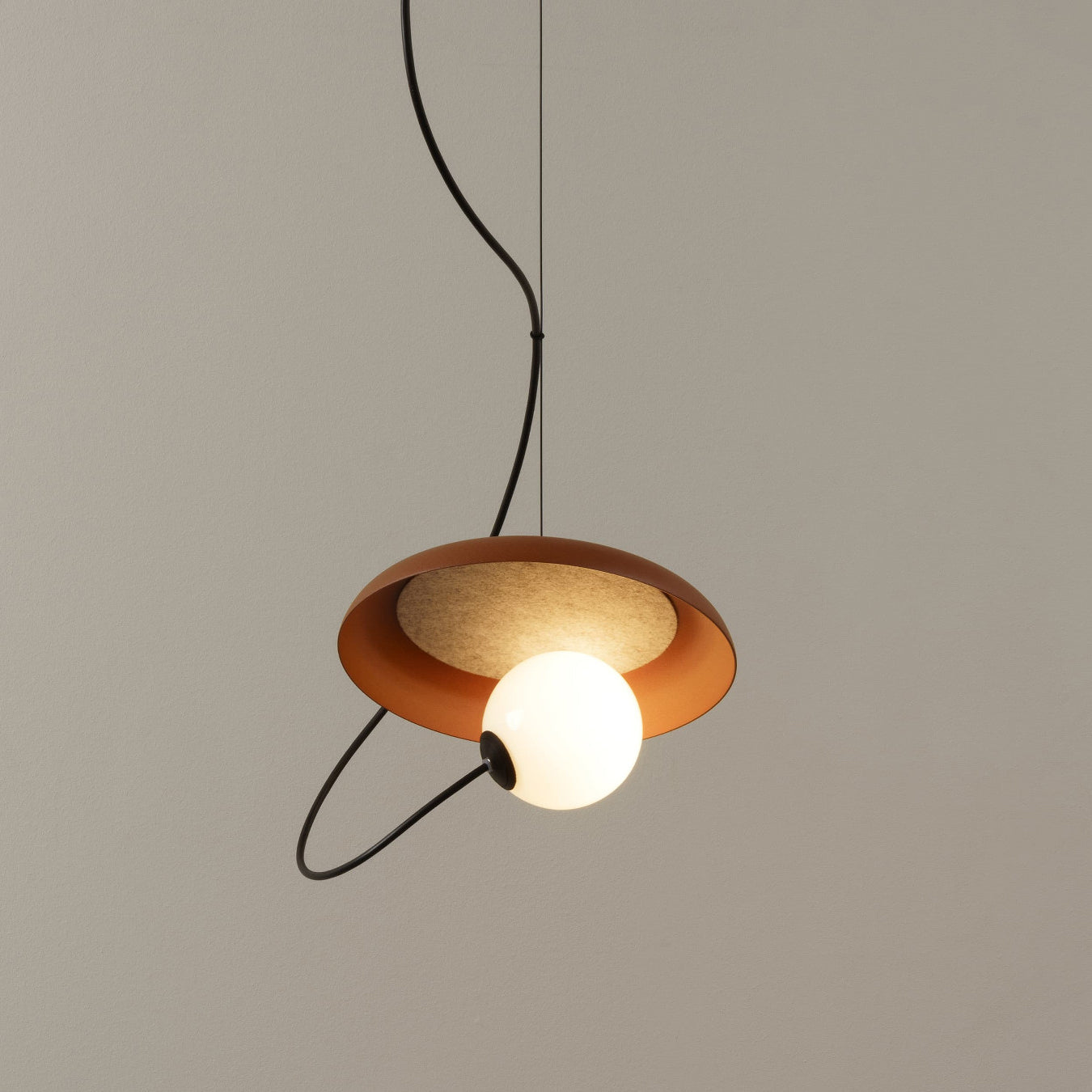 Lampe à suspension à disque acoustique