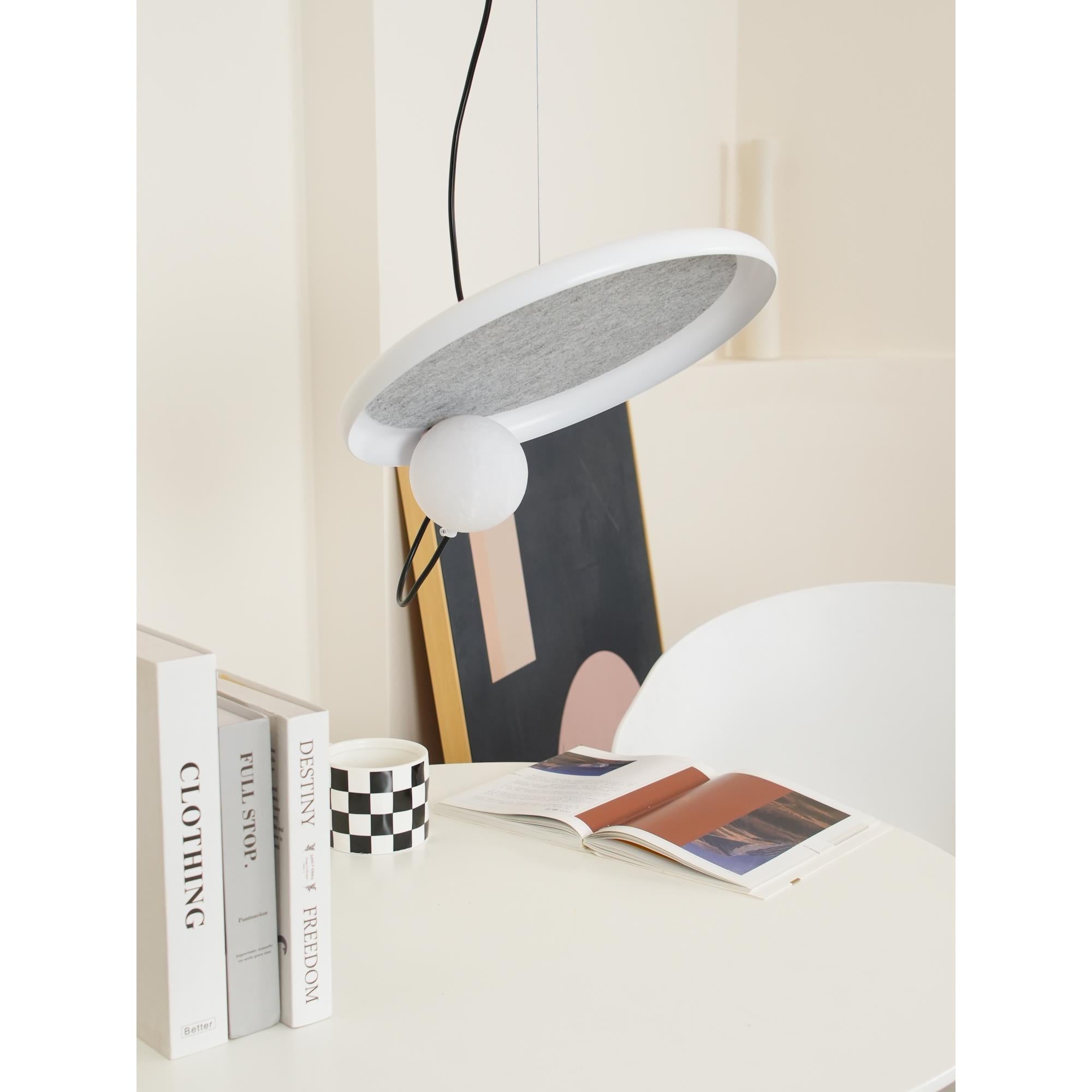 Lampe à suspension à disque acoustique