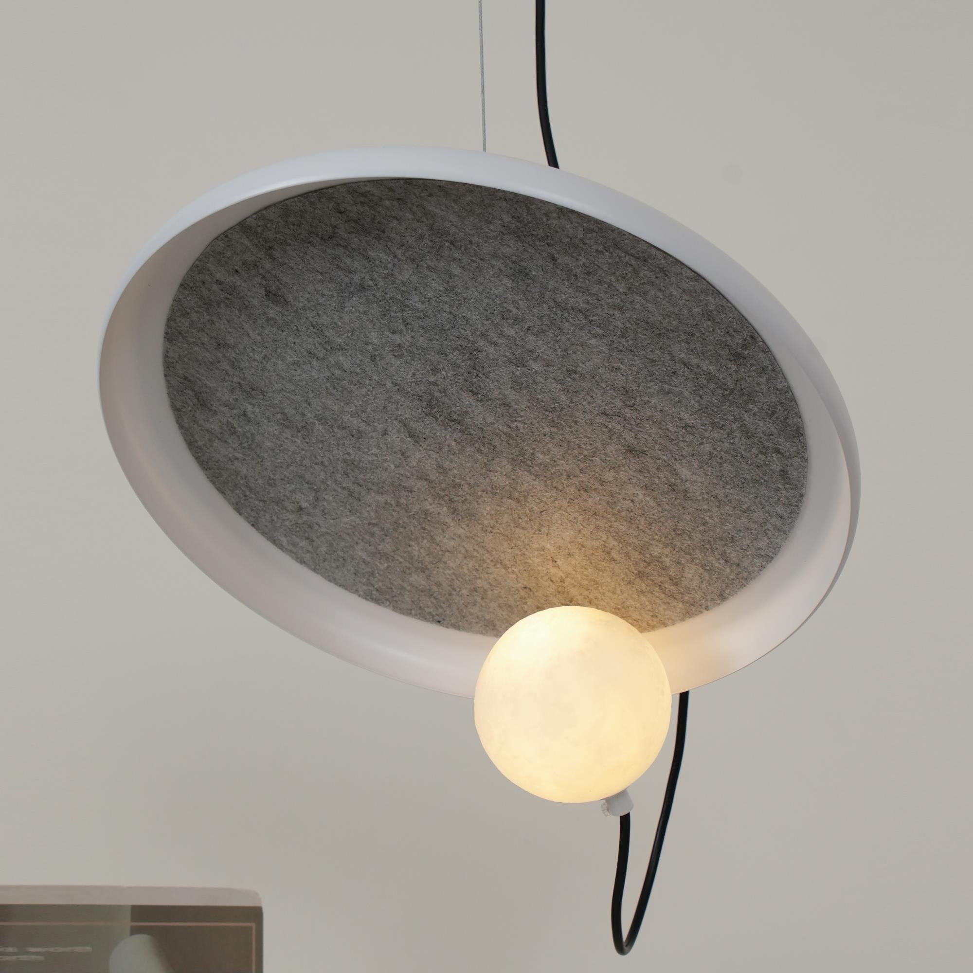 Lampe à suspension à disque acoustique