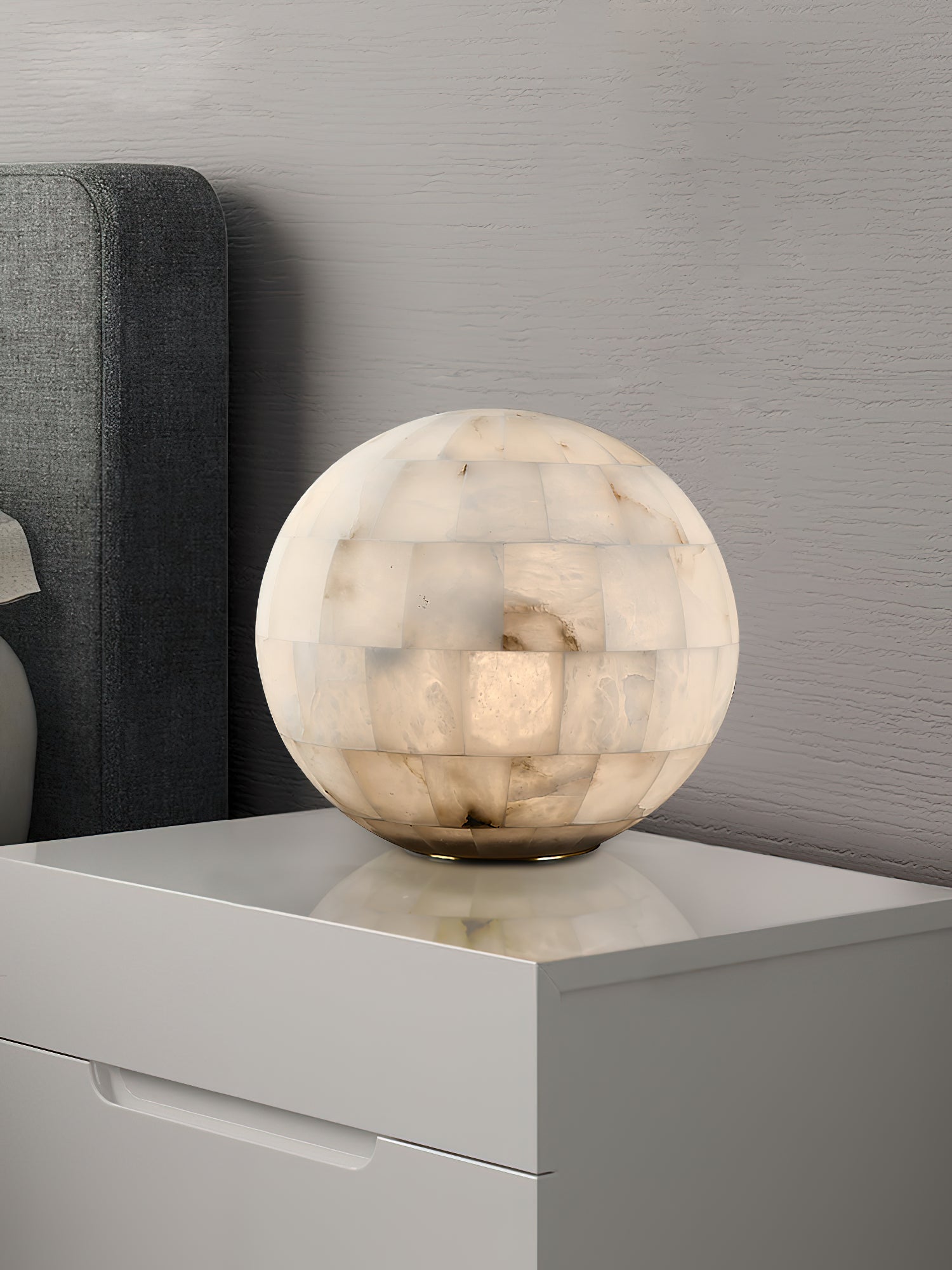 Lampe de table boule en albâtre