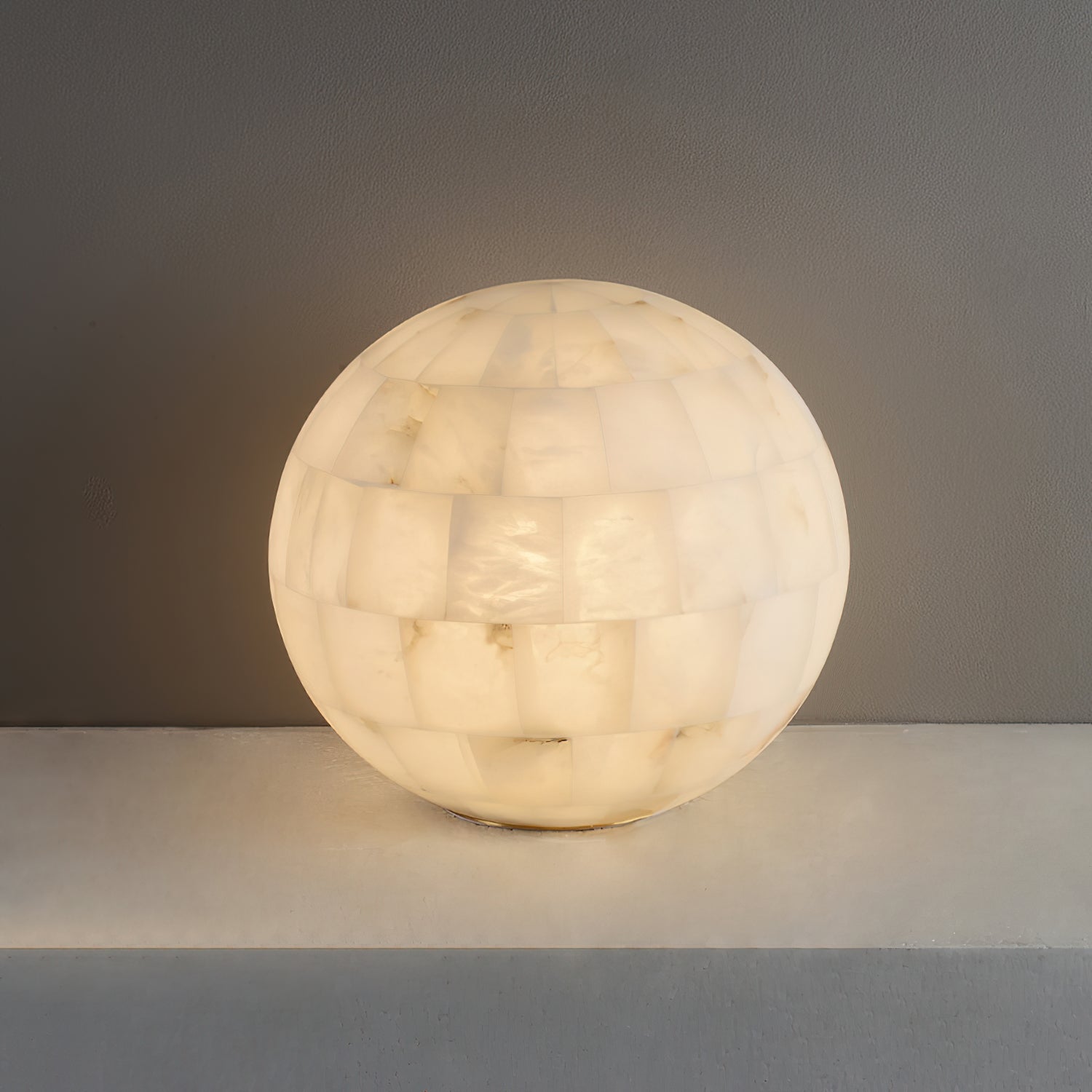 Alabaster-Kugel-Tischlampe