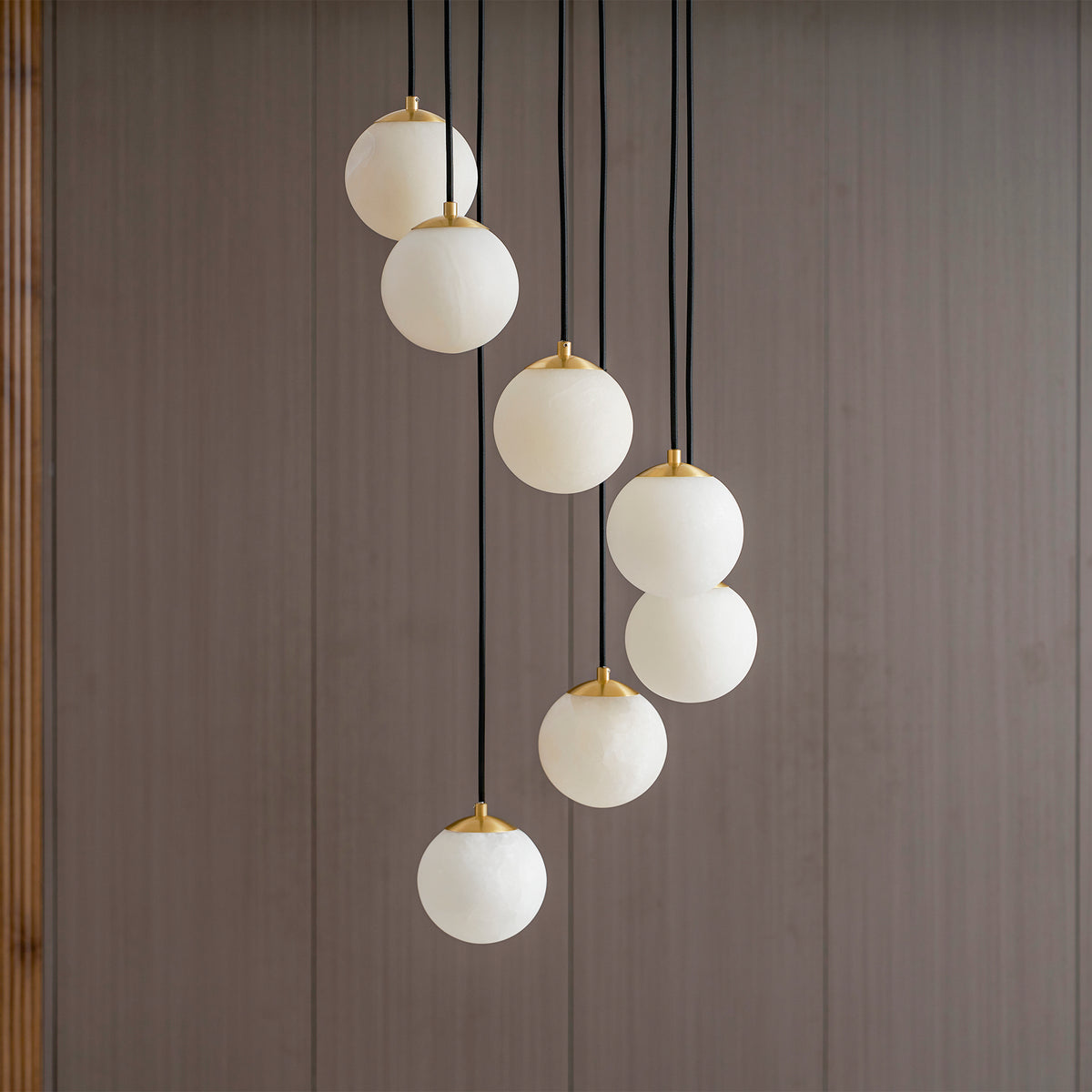 Люстра Alabaster Balls Cluster