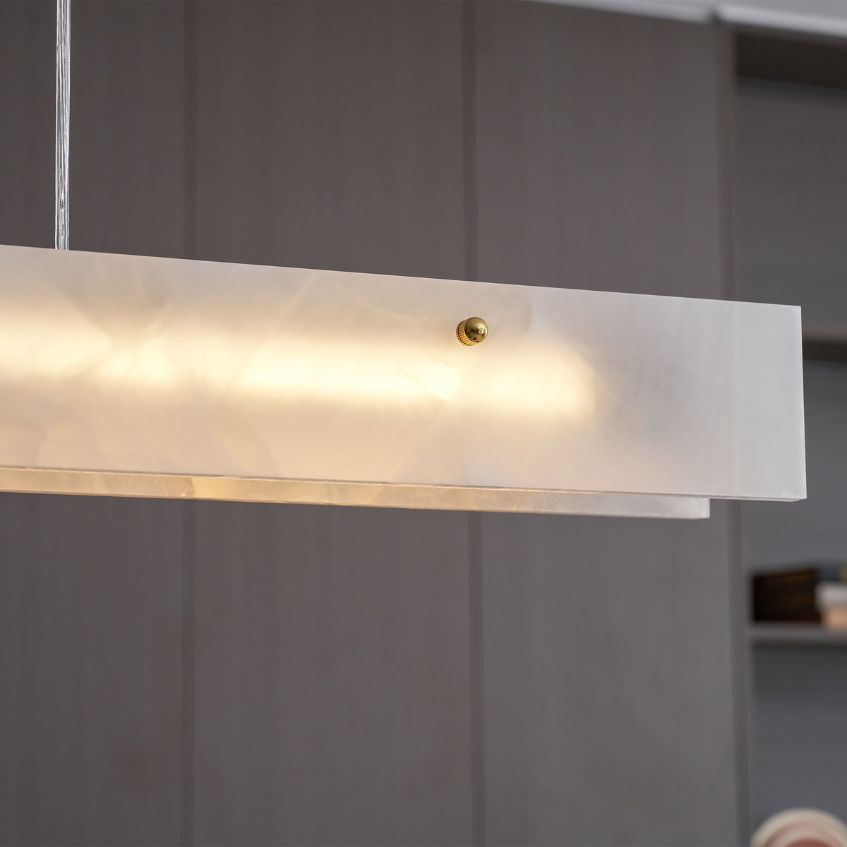 مصباح معلق خطي من الألباستر LED