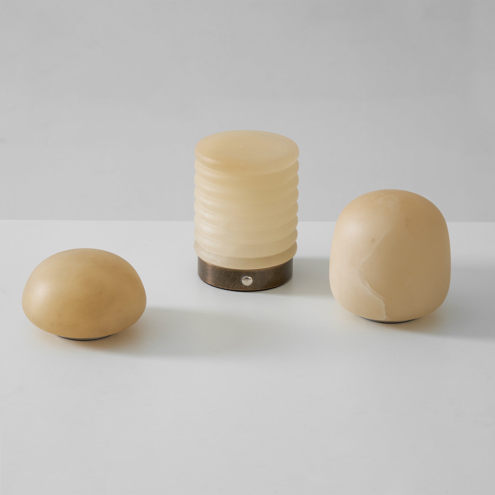 Alabaster Striped Table Lamp (Built-in Battery)