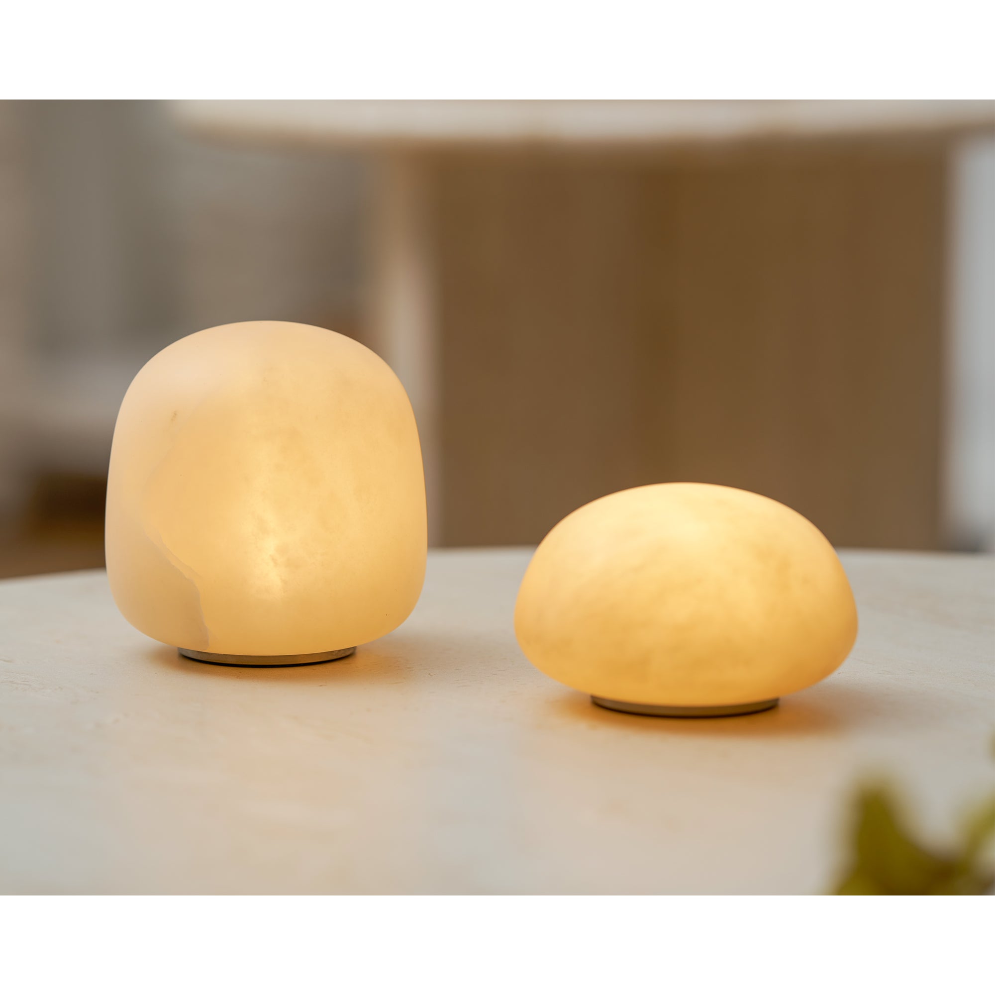 Alabaster Striped Table Lamp (Built-in Battery)