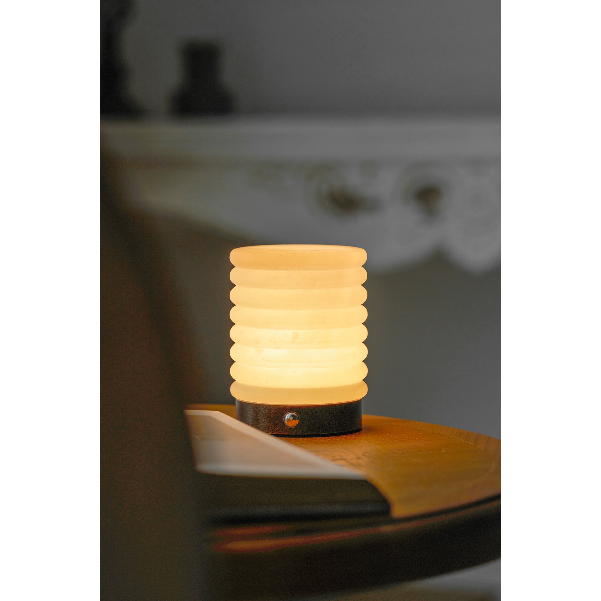 Alabaster Striped Table Lamp (Built-in Battery)
