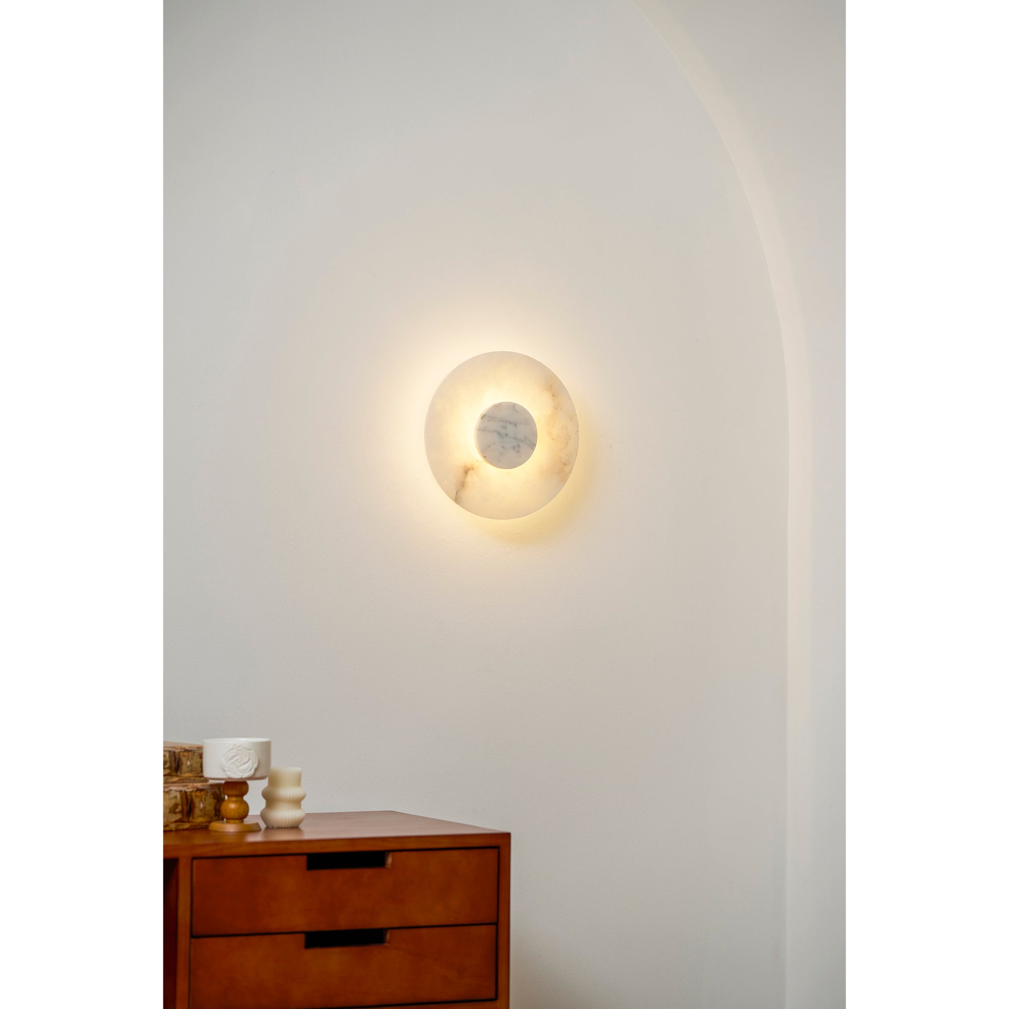 Alba Alabaster Wall Lamp