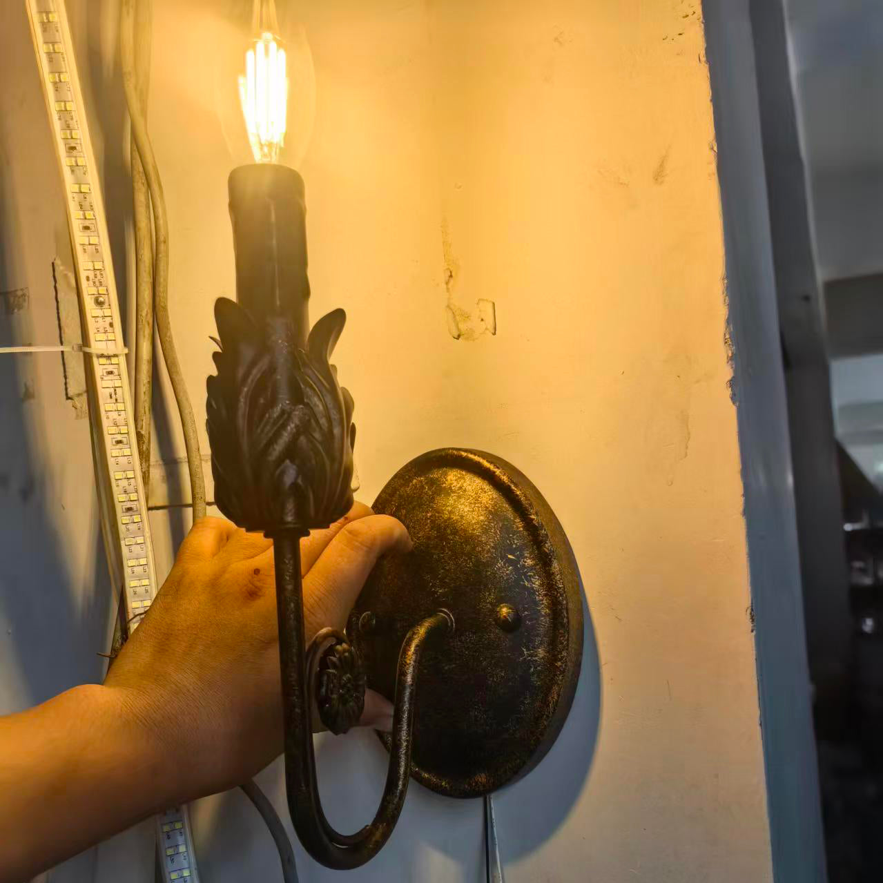 Настенный светильник Антония