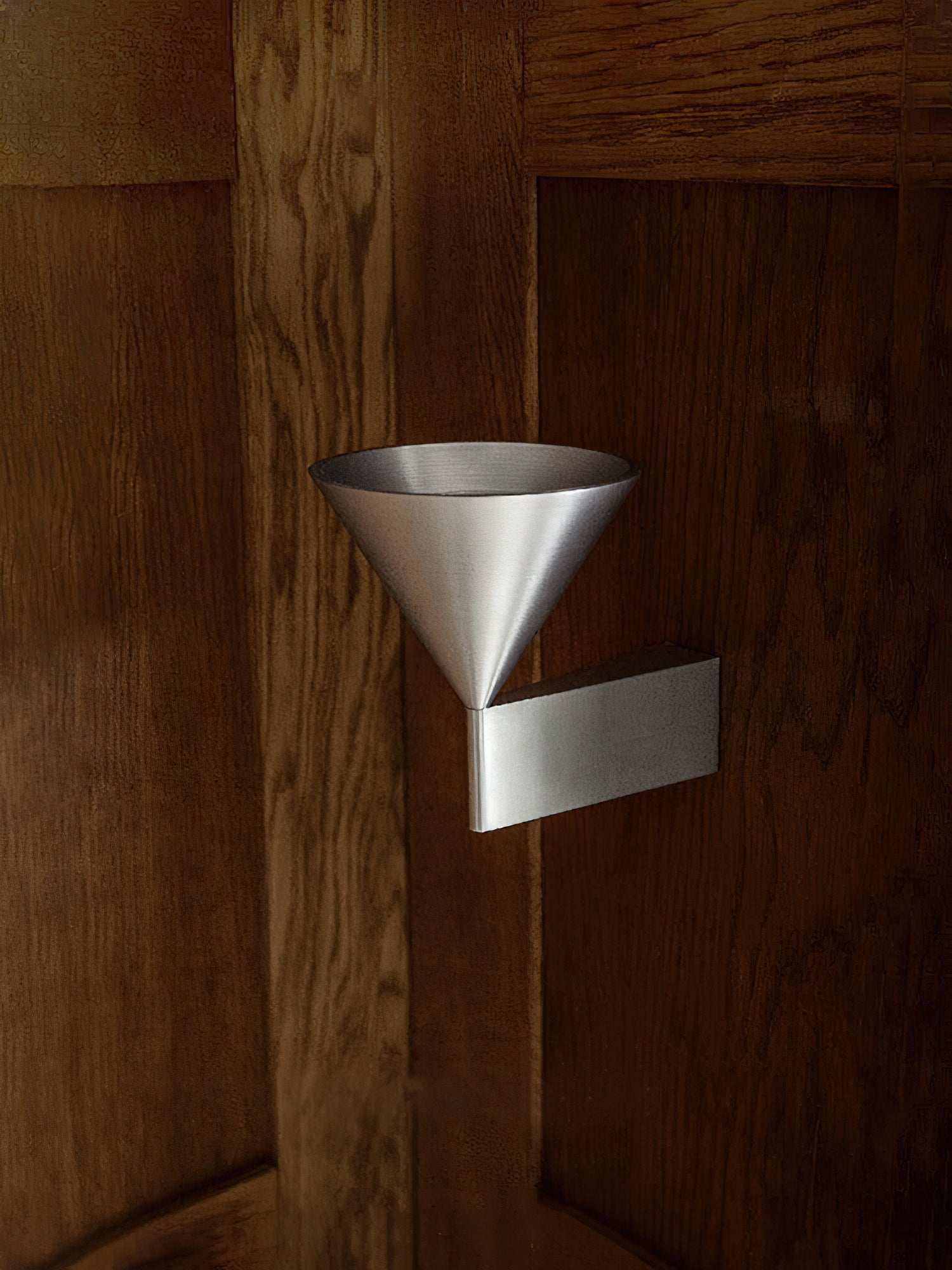 Apollo Aluminum Wall Lamp