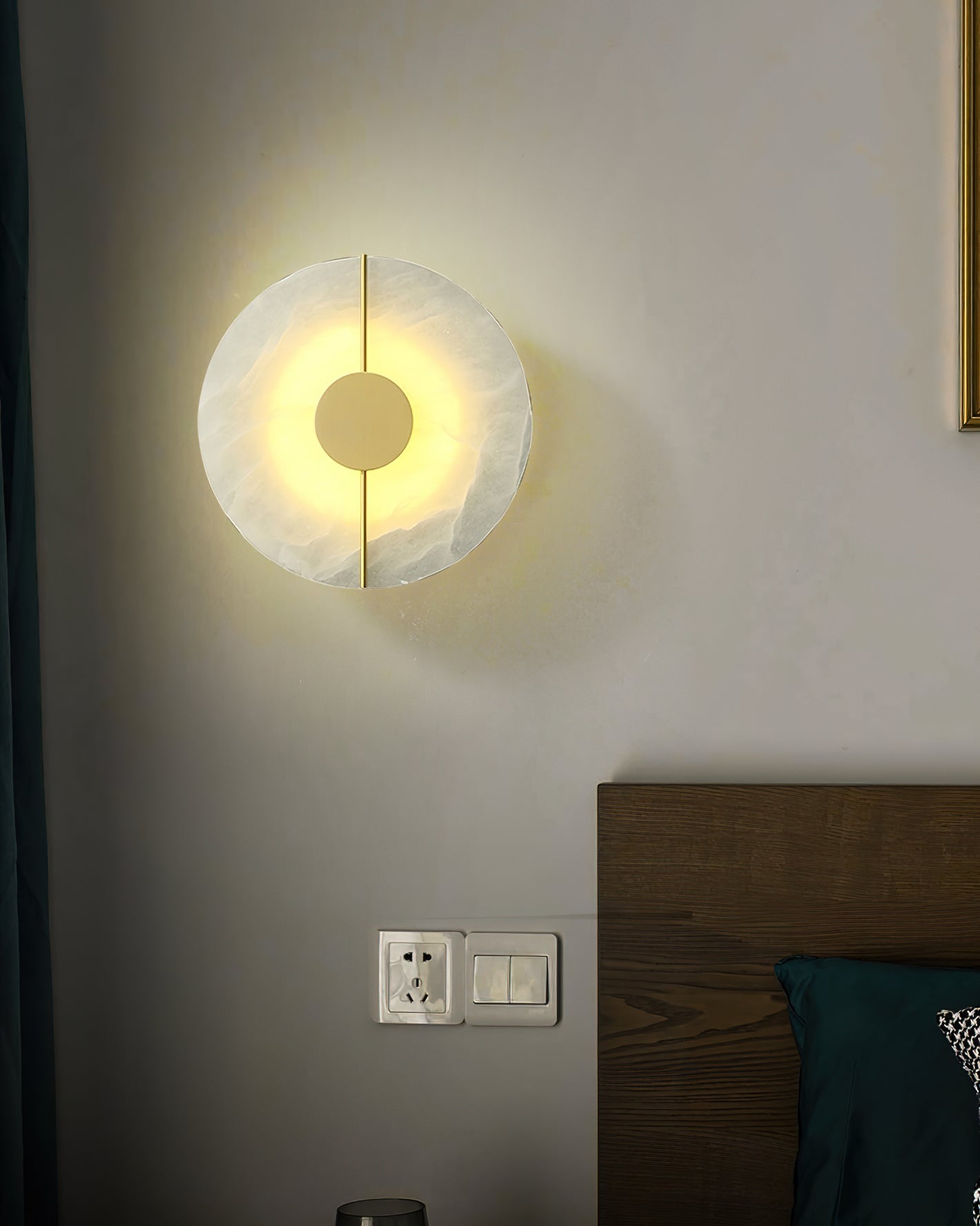 Artistic Alabaster Wall Lamp