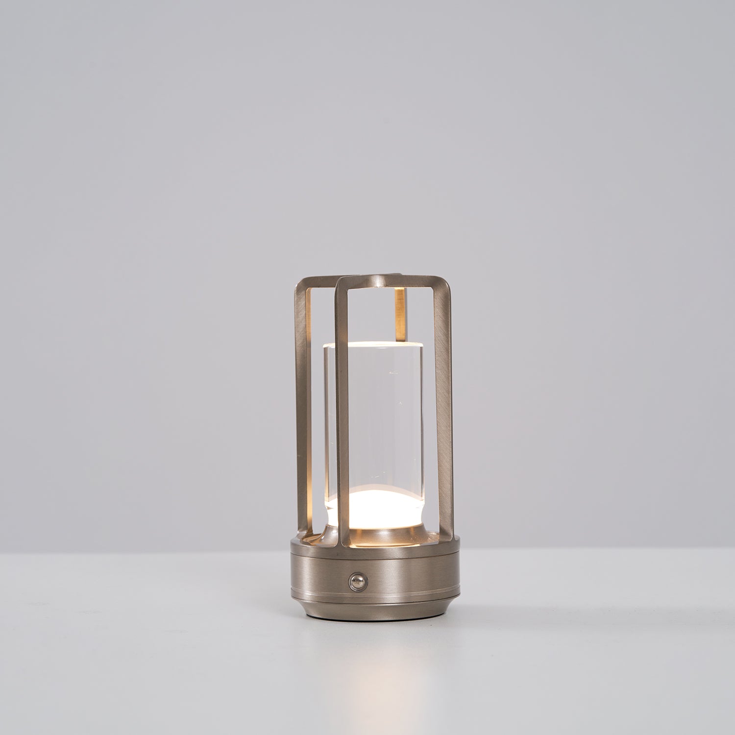 Kabellose Tischlampe aus Kristallglas „Lantern“ (eingebauter Akku)