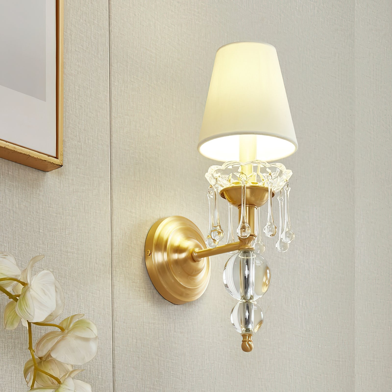 Avala Wall Lamp