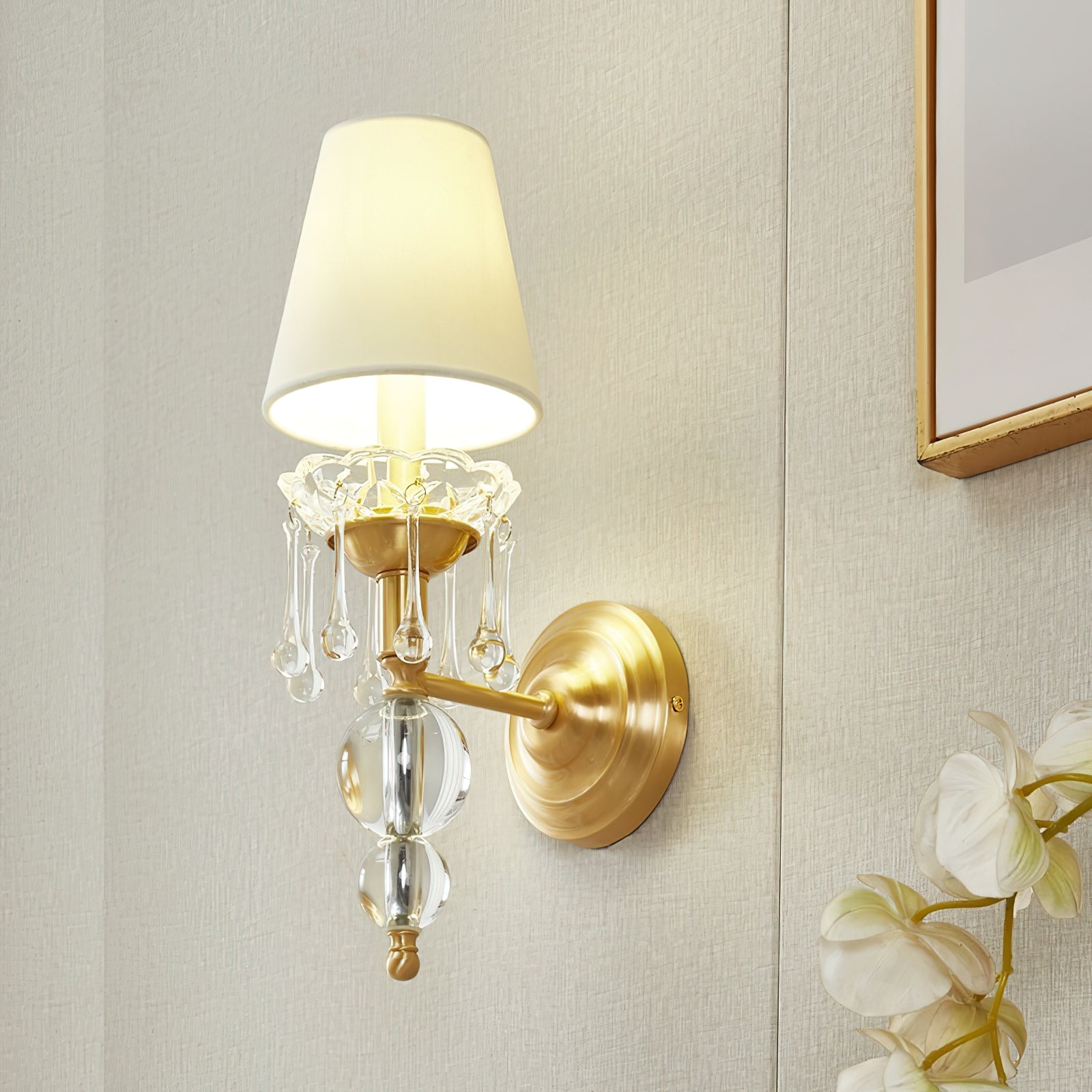 Avala Wall Lamp